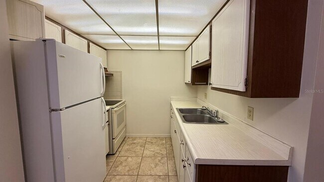 Building Photo - 107 Perkins St