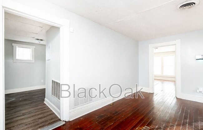 Building Photo - 917 Watt St