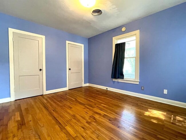 Building Photo - 4104 Ridgelea Dr
