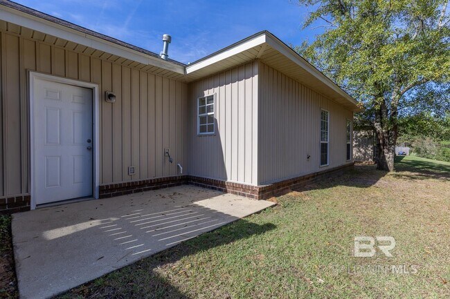 Building Photo - 33740 Stables Dr E