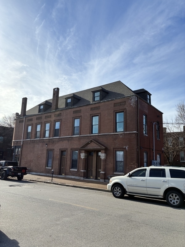 Building Photo - Nebraska Ave. - 3349 Nebraska