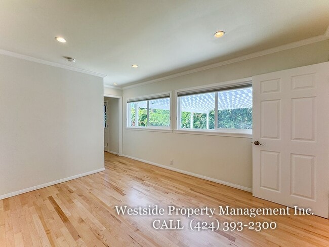 Building Photo - 846 Stanford St