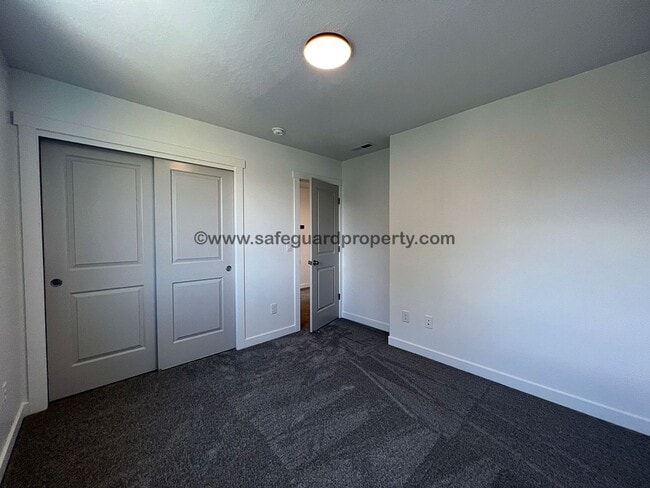 Building Photo - Newer 4 Bedroom Home in West Jordan