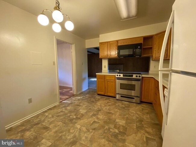 Building Photo - 6731 Bellamy Ave