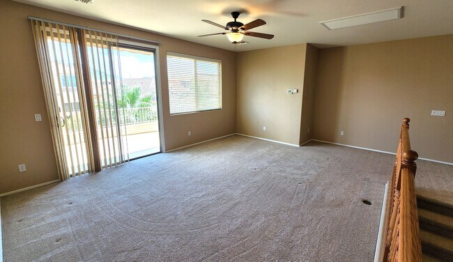 Building Photo - 4 Bedroom Home in the Sun Grooves Communit...