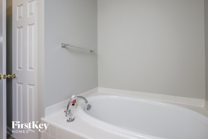 Building Photo - 4208 Brentonshire Ln