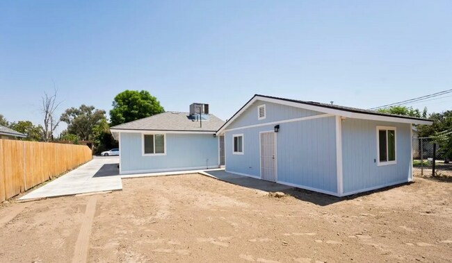 Building Photo - 3619 L St