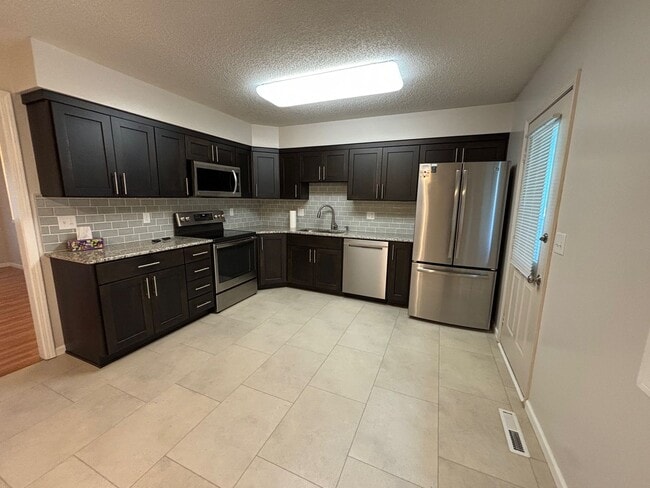 Building Photo - Italian Estates Property Management