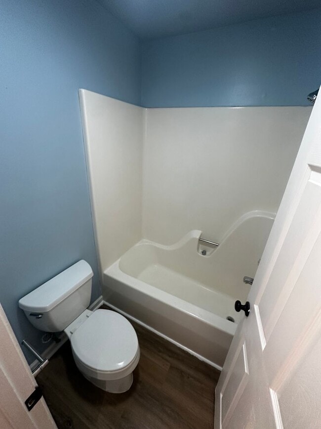 Building Photo - Quiet Neighborhood Living