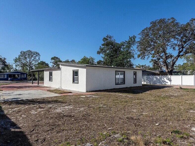 Building Photo - 4335 10th Ave S