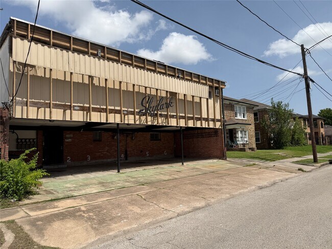 Building Photo - 1204 St Joseph St