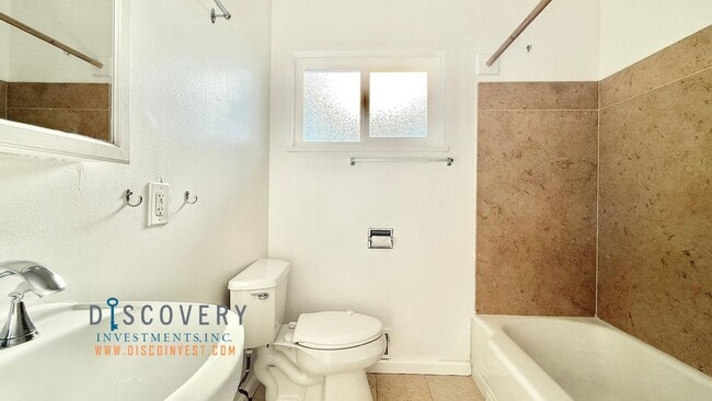 Building Photo - El Cerrito Contemporary Mid-Century 3 Bedr...