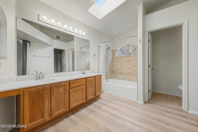 Building Photo - 11525 N Eagle Peak Dr