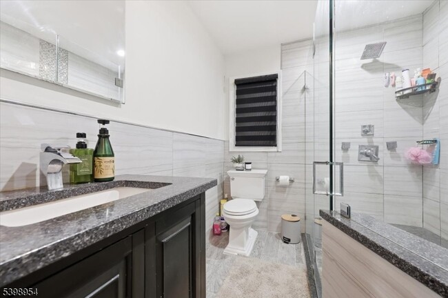 Building Photo - 67 Norwood Ave