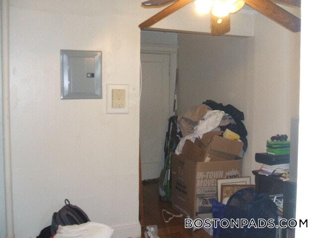 Building Photo - 126 Warren St