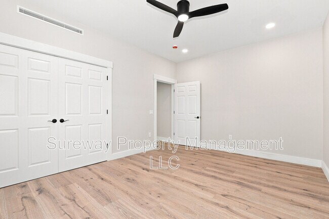 Building Photo - 5565 Pennell Rd