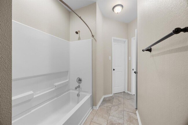 Building Photo - 4409 Woodstock Dr