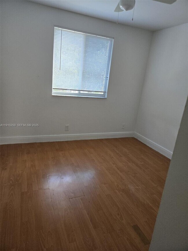 Building Photo - 4361 Dogwood Cir