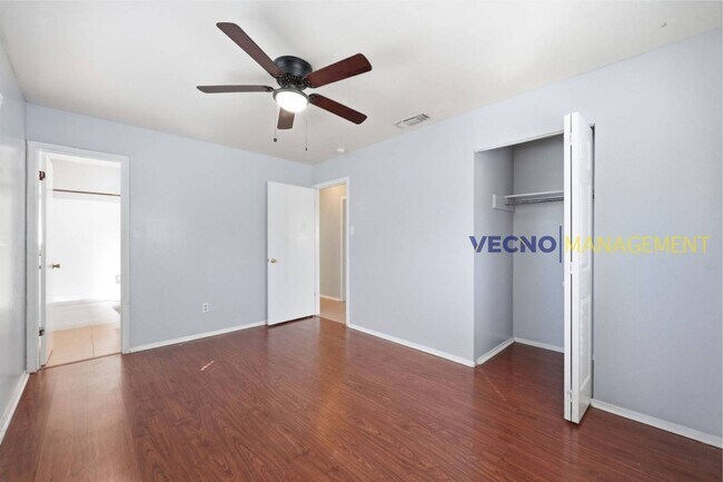 Building Photo - 701 Aviaton Ave