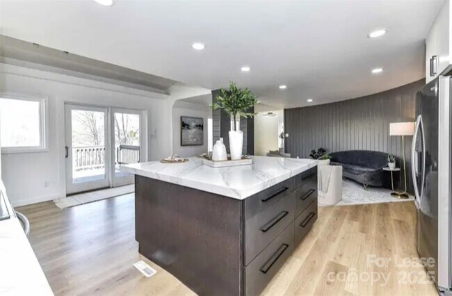 Building Photo - 216 Hermance Ln