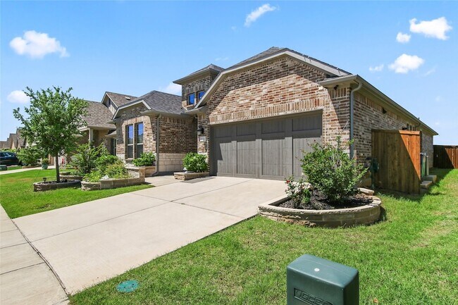 Building Photo - 3121 Sunnyside Dr