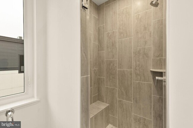 Building Photo - 2607 1st St NW