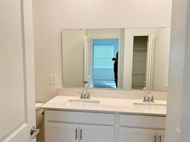 Building Photo - 121 Aces High Ln