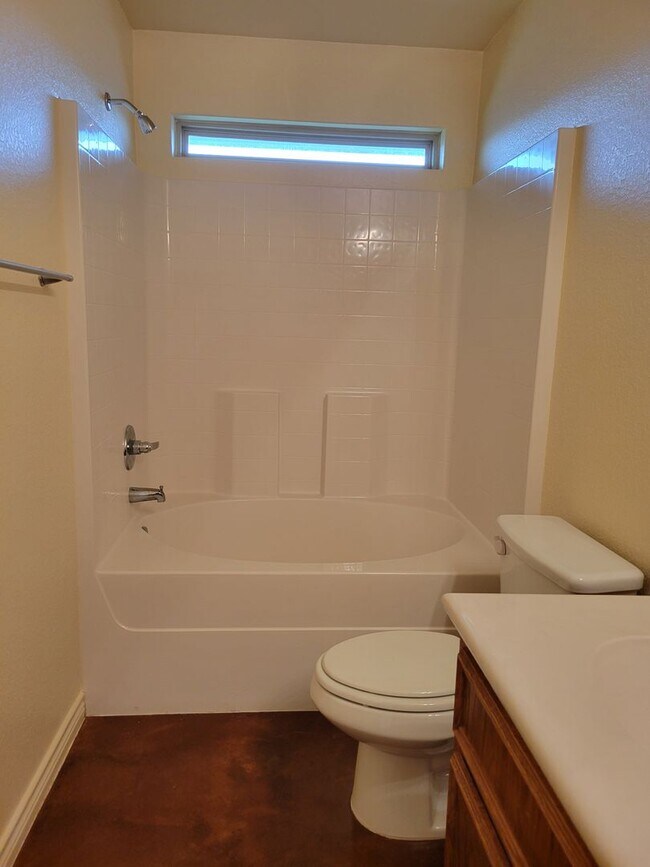 Building Photo - 207 Coby Dr