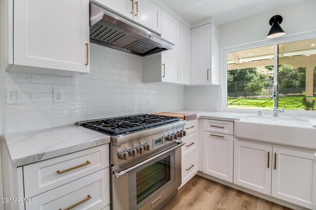 Building Photo - 6823 Castle Peak Dr