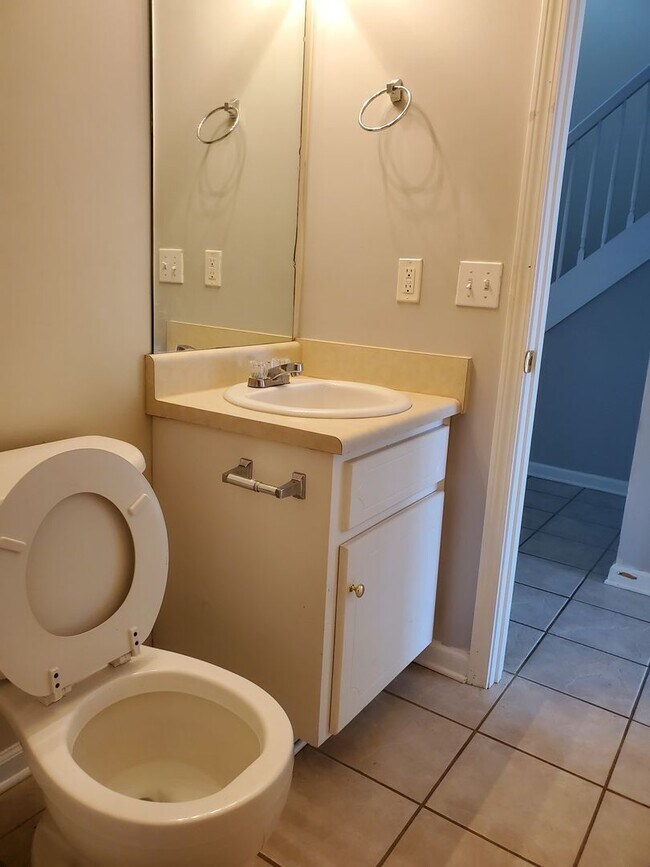 Building Photo - Dunwoody Subdivision!  Close to Ft. Novose...