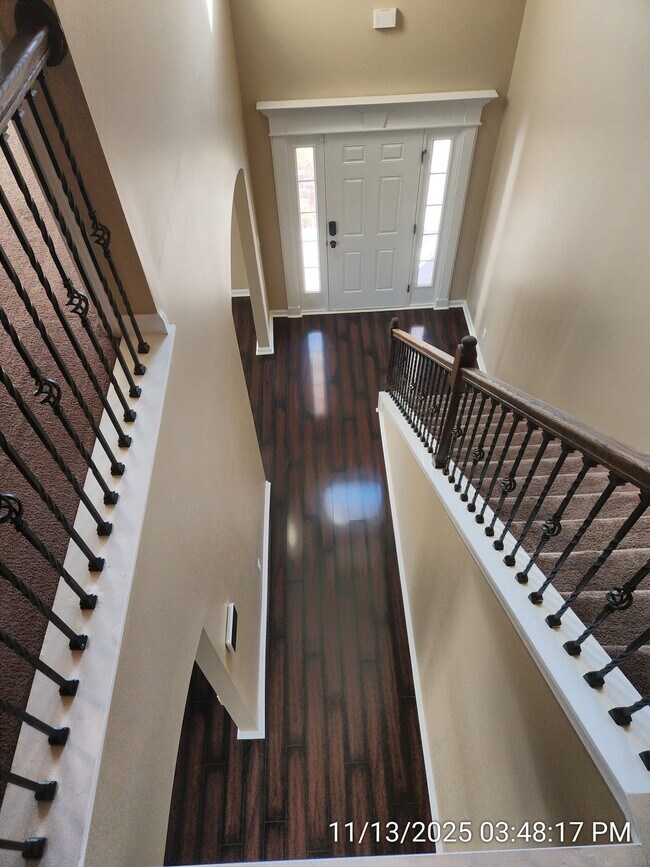 Building Photo - 641 Red Oak Ln