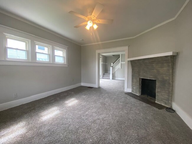 Building Photo - 551-553-553 E Cassilly St