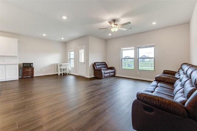 Building Photo - 6607 Arabella Lakes Dr