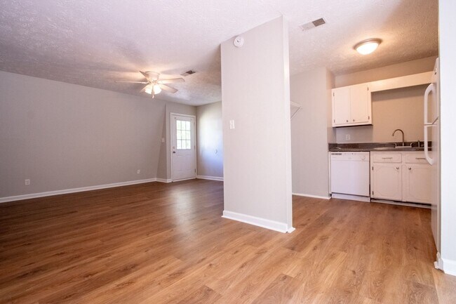 Building Photo - Rustwood