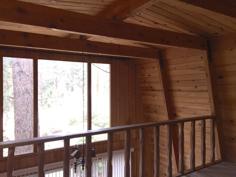 Building Photo - 2037 Fox Ln