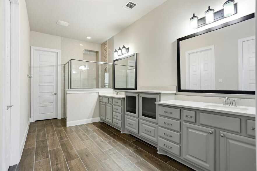 Building Photo - 11330 Cottage Grove