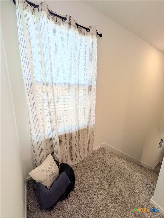 Building Photo - 118 Canopy Oak Rd