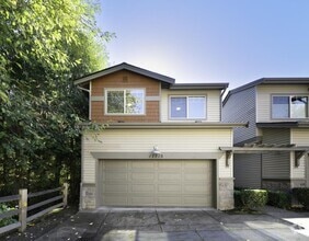 Building Photo - 3 bedroom in Kirkland WA 98033