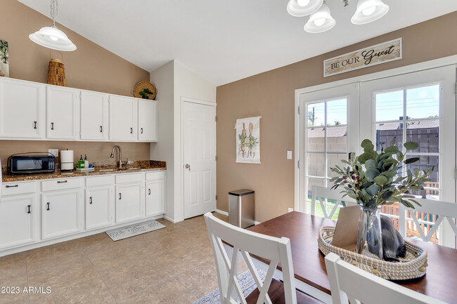 Building Photo - 8914 W Desert Jewel Dr