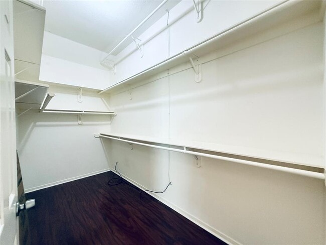 Building Photo - 2110 Winding Springs Dr