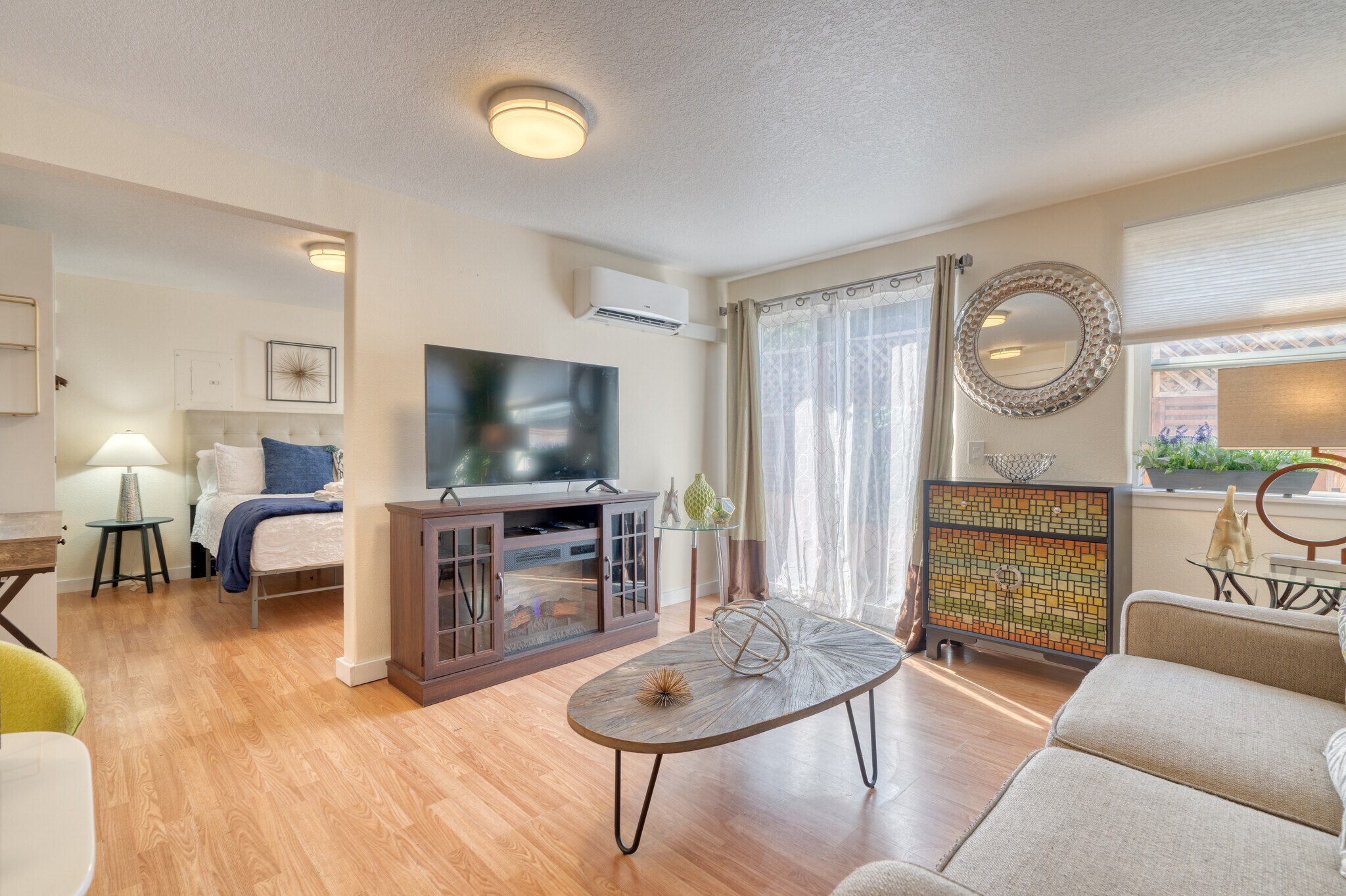 Building Photo - 1676 SE Marion St