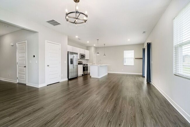 Building Photo - The Perfect Home, Meeting All Your Needs!