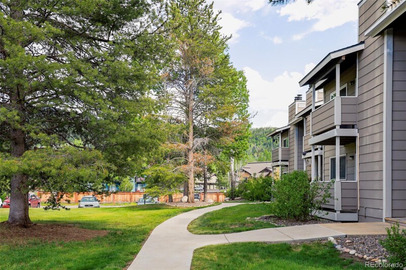 Primary Photo - 1315 Sparta Plaza