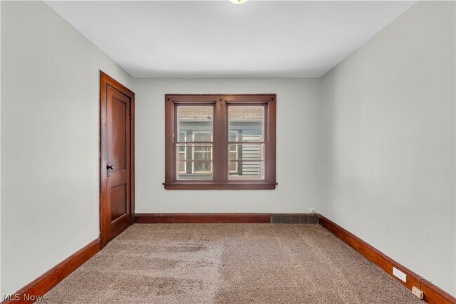 Building Photo - 3554 E 113th St