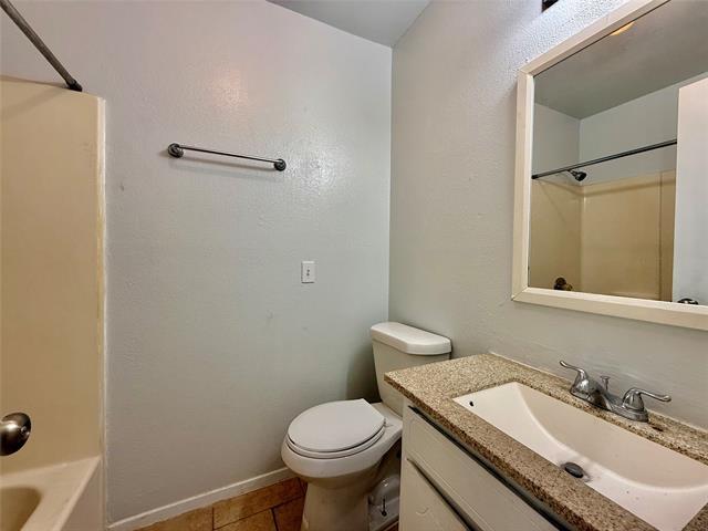 Building Photo - 2112 Tanglewood St