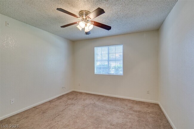 Building Photo - 221 Mission Newport Ln