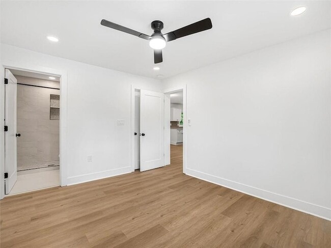 Building Photo - 454 Oak Dr SE