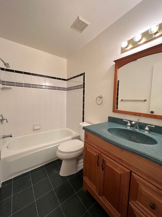 Building Photo - *** COMING SOON*** 2 Bedroom 2 Bathroom 2 Car Garage in Crosswoods HOA