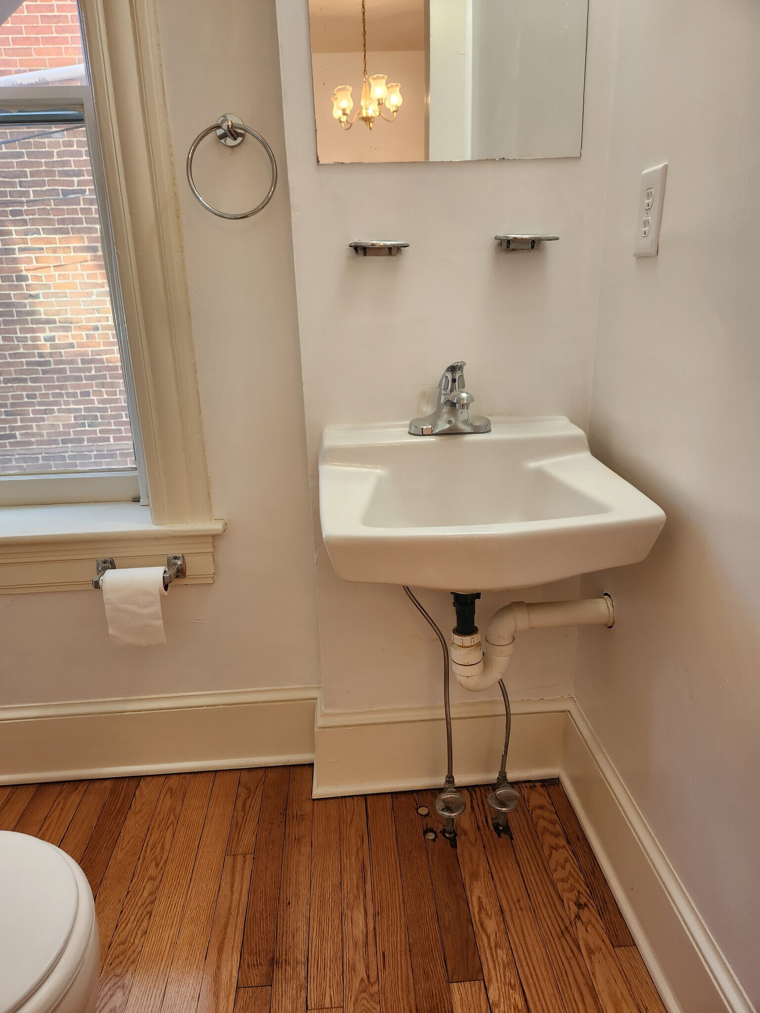 Building Photo - 125 Peyton St