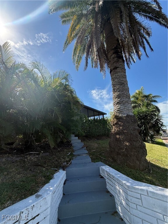 Building Photo - 711 SE 33rd Terrace